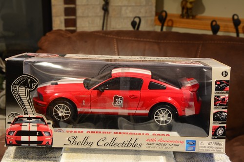 Miniature Ford Mustang Shelby GT500 2007 – Shelby Collectibles – 1:18 – Blanche