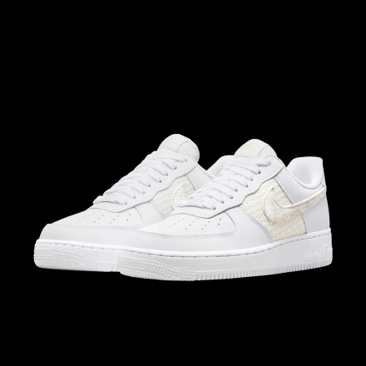 NIKE Women's AIR FORCE 1 '07 SE WHITE DO9458-100 US 8 / 25cm