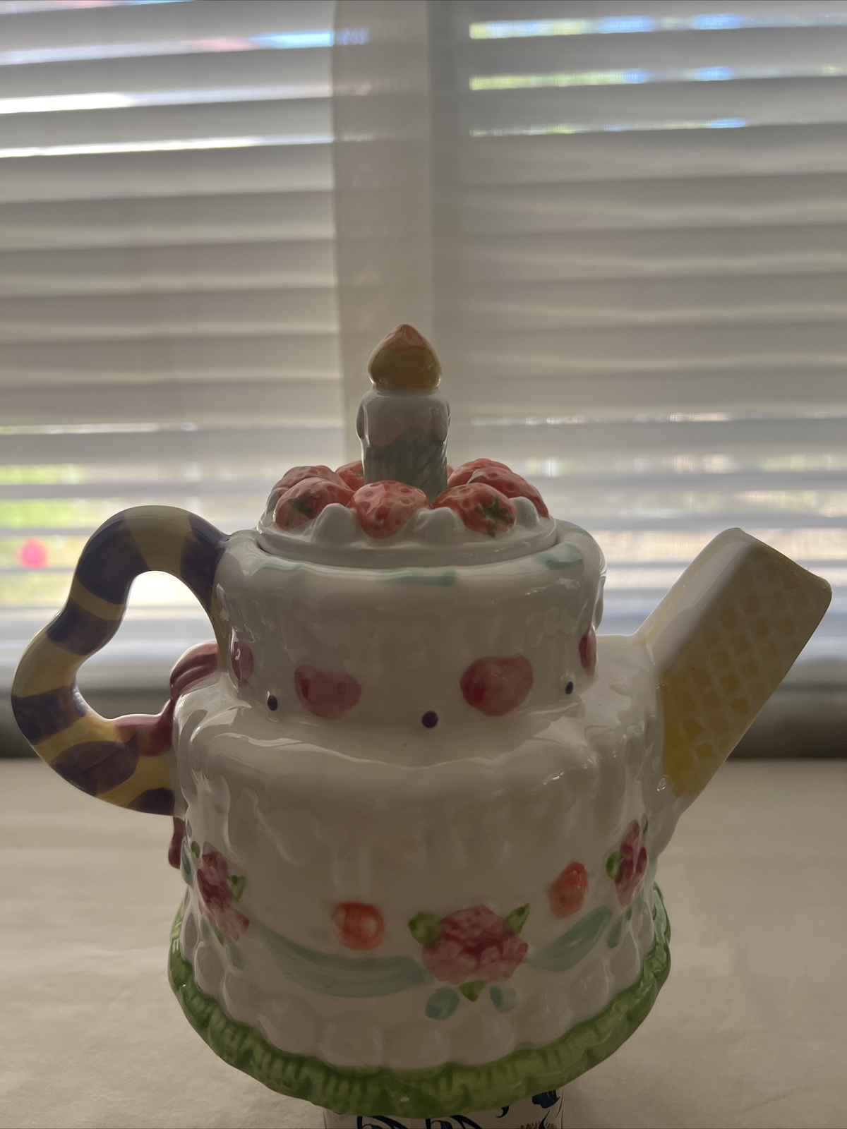 Teapot Heritage Mint. LTD Collectibles Strawberries Top Birthday Cake