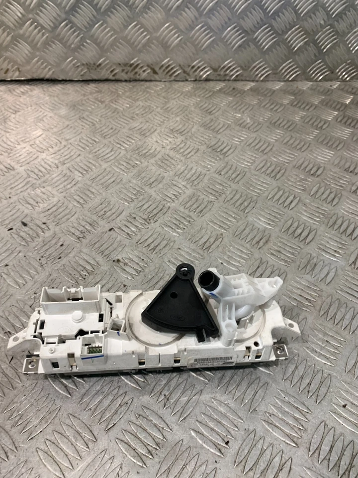 2006 FORD FOCUS CLIMATE CONTROL PANEL 3M5T19980AD #2 - Image 2 of 4