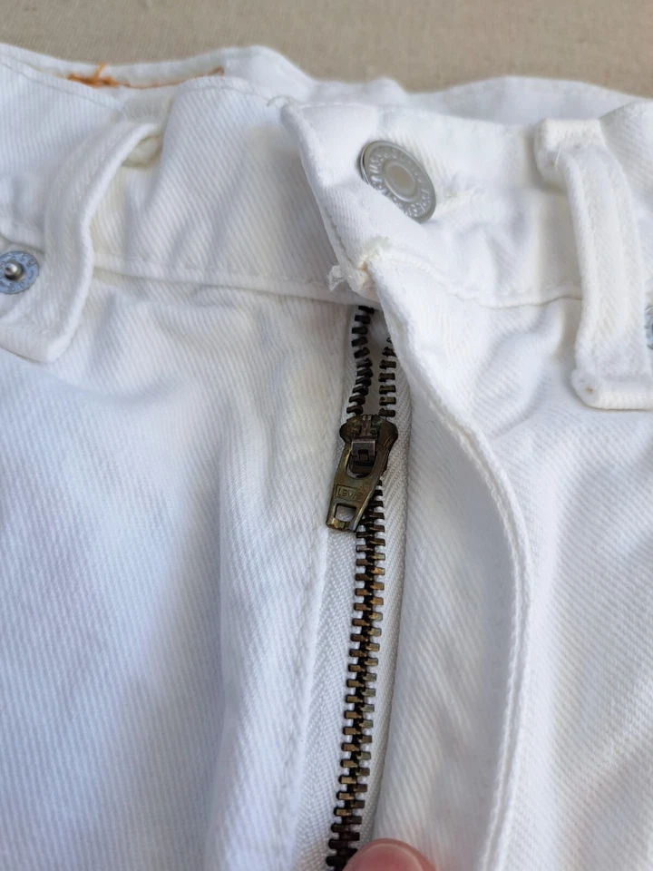 Vtg Levi's 954 Jean Shorts 7  White Orange Tab High Rise Cuffed Shorts USA W26" - Image 4 of 4