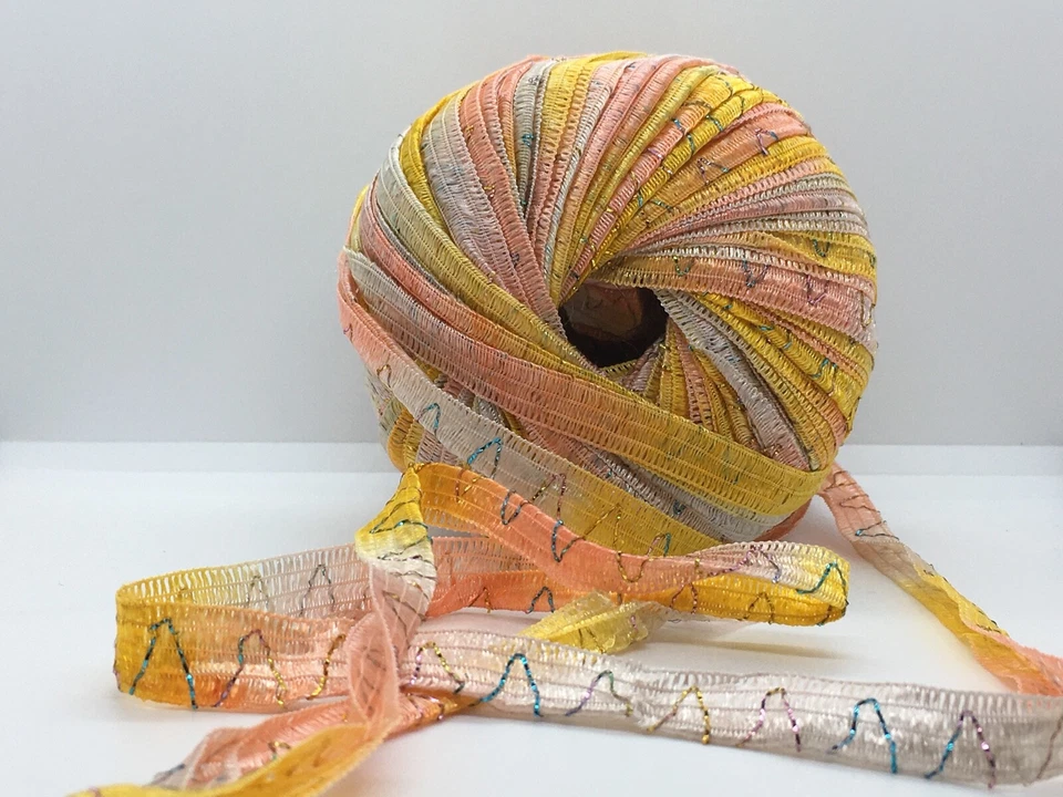 Hilo de cinta ancha Tinkerbella Berlini #5 Lea - amarillo, coral, gris pálido 50 gr 33 yd Foto 3 de 3