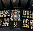 157 Pc Higher End Vintage Estate Costume Jewelry Lot Rhinestones & More Lot 862 — photo 3