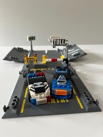 LEGO Racers: 8197 Highway Chaos Set & 8199 Security Smash w/ Fold-Out Road Cases