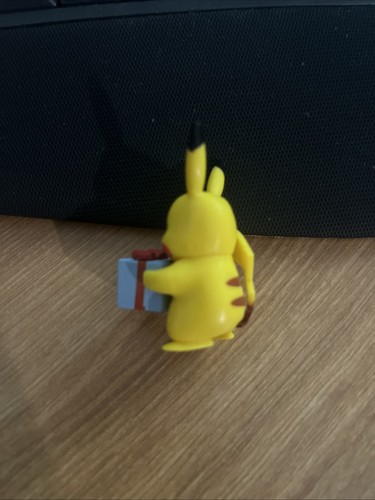 Pokemon Pikachu Present Advent Mini WCT Wicked Cool Nintendo 1.5" - Picture 4 of 4
