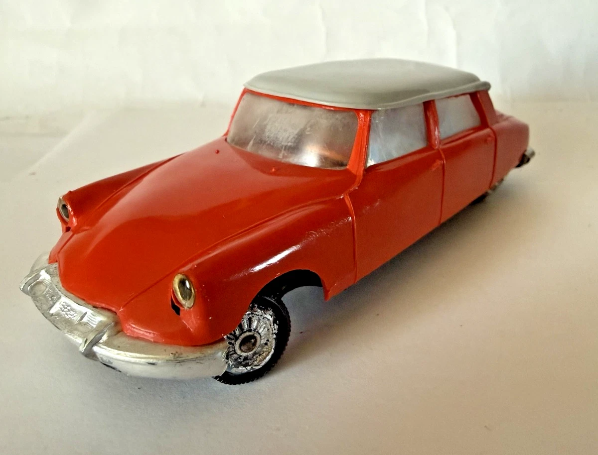 CITROEN DS19 cabriolet rouge Corail 1/18