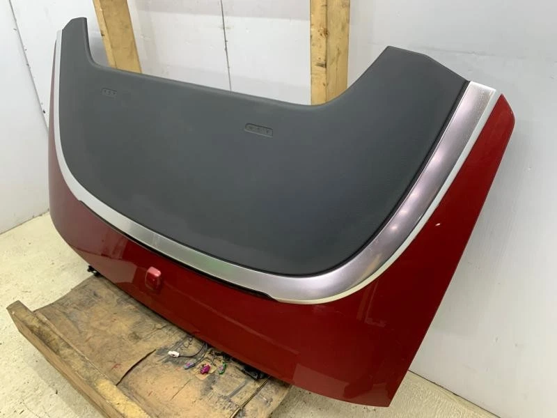 2018 - 2020 AUDI A5 OEM CONVERTIBLE TOP STORAGE COMPARTENT LID | MATADOR RED - Imagem 2 de 4