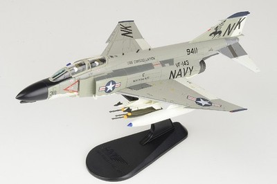 HA19051 Hobby Master F-4B Phantom II 1/72 Model NK311 USN VF-143 Pukin Dogs
