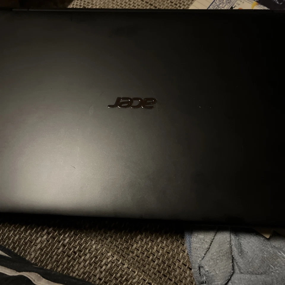 Laptop Acer Aspire V5-531 15,6" Display 4GB RAM 320GB HD das Display ist kaputt - Bild 3 von 4