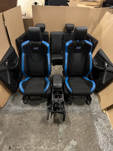 FORD FOCUS III RS Turnier Recaro Leder Ausstattung Schalensitze Lederausstattung
