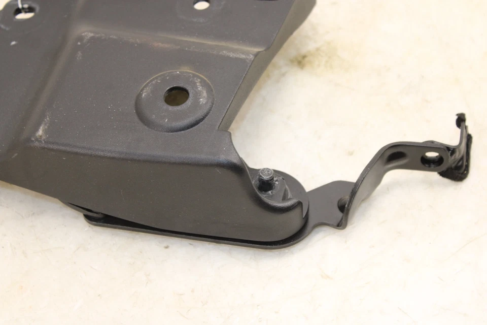 Soporte superior izquierdo Nissan 370z 2010-2020 convertible OEM HR100 Foto 4 de 4