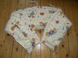 Nestchen Fur Babybetten Grosse 140 Cm X 70 Cm Beige Clown Motive Guter Zustand Ebay