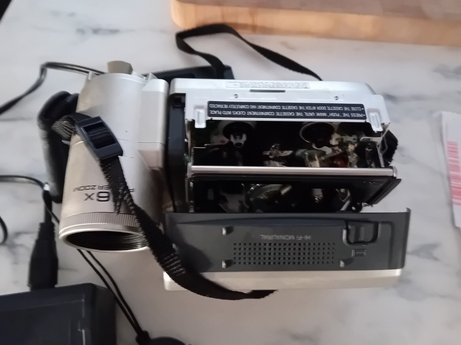 Sharp View Cam VLE630H Hi8 Video 8 Camcorder & Bag Instruction Manual