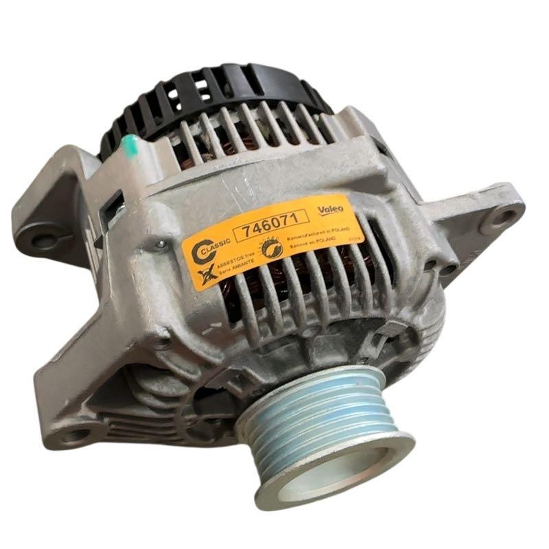 Alternateur Renault Clio 2 résout les pannes de batterie - Modèle 746071