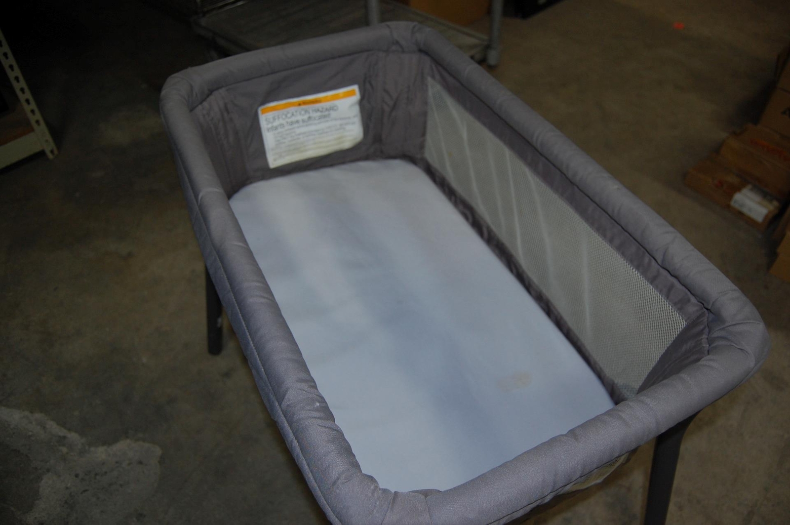 Chicco LullaGo Portable w/ Waterproof Mattress/Fitted Sheet