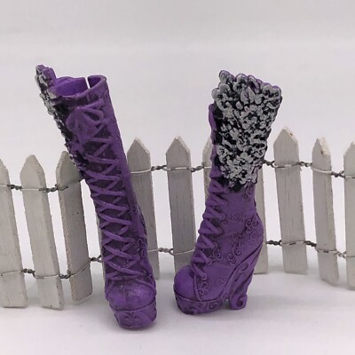Ever After High Doll Holly O'Hair Spring Unsprung Tall Purple Flower Boots