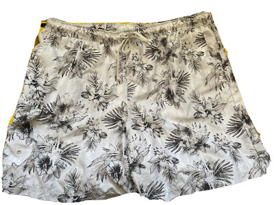 Size 38 Trader Bay Swim Surf Floral Pattern Shorts