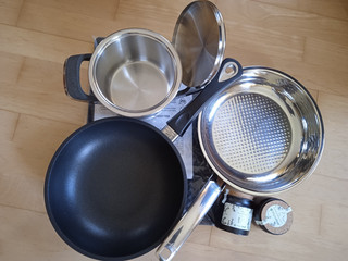 AMT Gastroguss Sauteuse°Brat Pfanne°Wok FisslerSteelux AMC Topf klein Deckel°Set