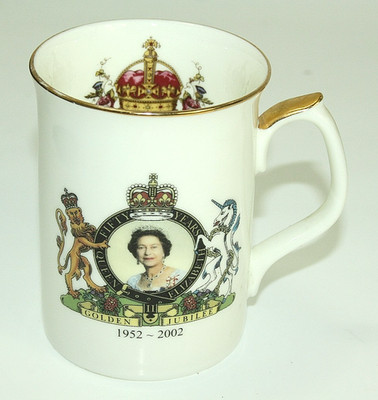 Queen Elizabeth II Golden Jubilee Tasse 1952-2002 DELFIN CHINA Gedenktasse