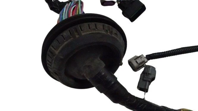 MITSUBISHI L200 (2015) ENGINE WIRING HARNESS 8558B565 - Image 3 of 4