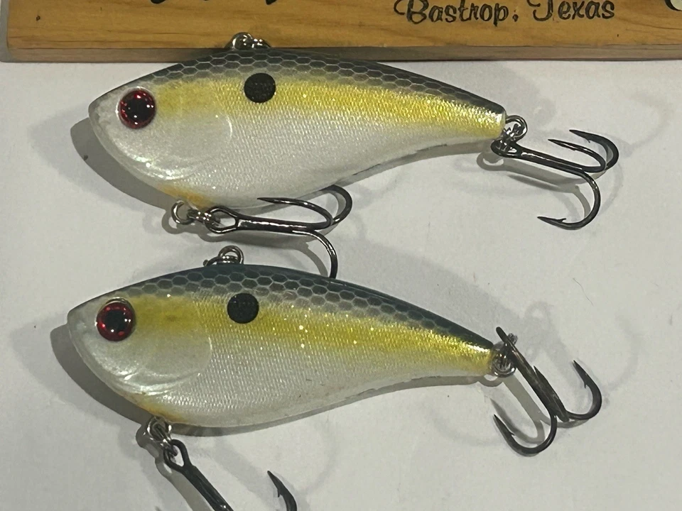 LOTE DE 2 SEÑUELOS Xcalibur XR50 Foxy Shad Raro Descontinuado Sin Labios Sonajero 5/8 OZ Foto 2 de 4