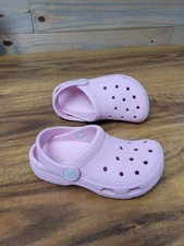 Baby Crocs Pink Classic Clogs Sandals Size 11C (Toddler Girl)