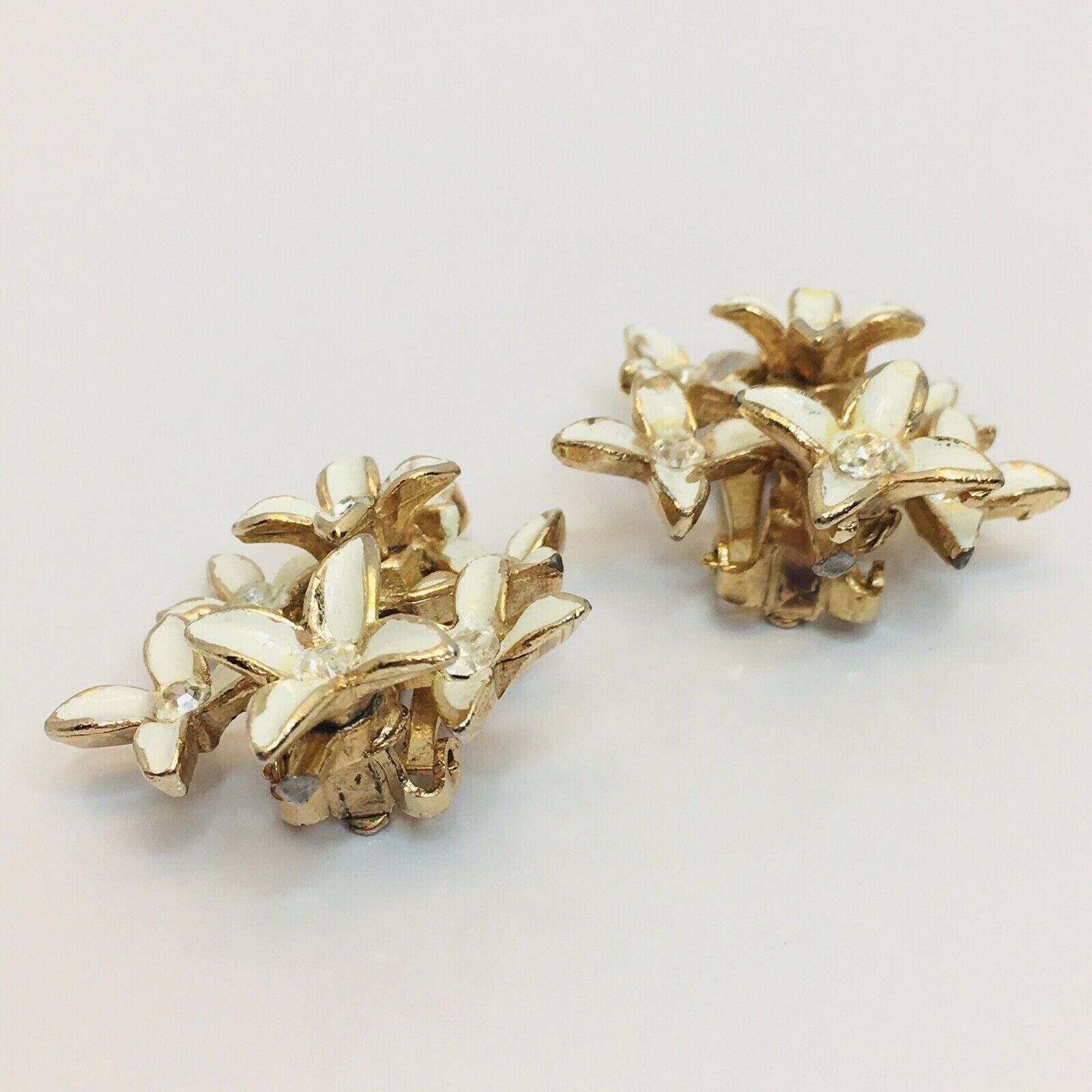 Vintage Enamel Flower Earrings Rhinestone White F… - image 5