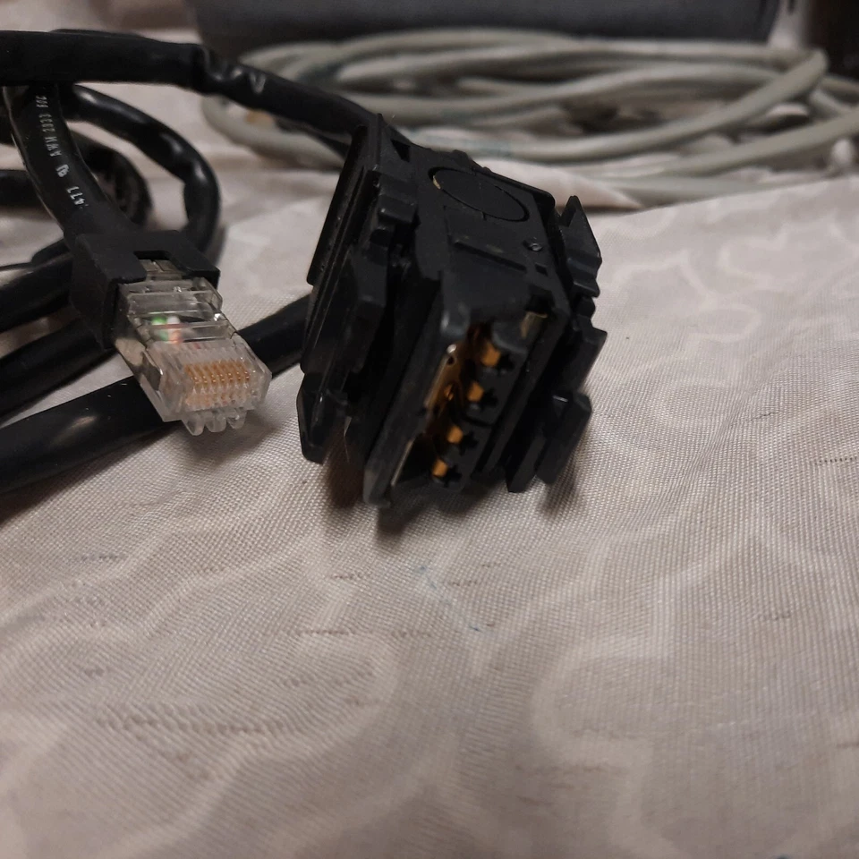 FLUKE 675 LANMETER Near complete set, New manual, manual, Bag, Server cord, etc. - Image 4 of 4