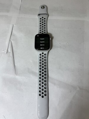100% AUTHENTIC APPLE WATCH 4 NIKE USED MINT CONDITION FREE SHIPPING***