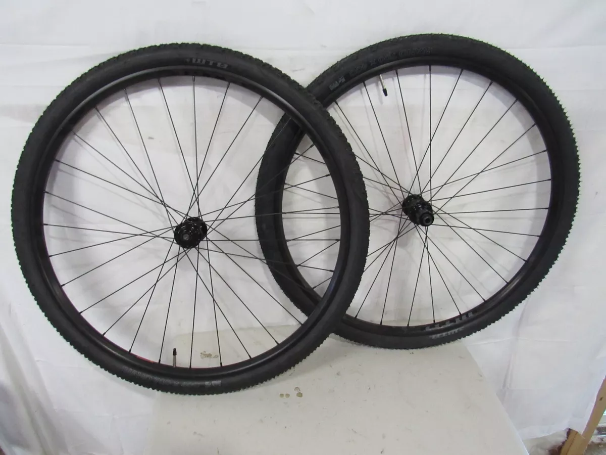 WTB ST Light i23 28h Tubeless Ready Wheelset / WTB Nano TCS Light 700x 40c Tires