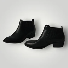 Børn Women's Black Leather Chelsea Ankle Boots F29403 8M Handcrafted Low Heel