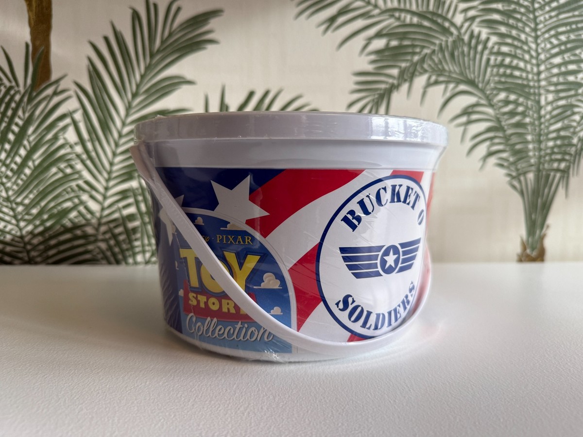 レア　トイストーリー　BUCKET O SOLDIERS Toy Story Bucket O' Soldiers Toy Story Signature Collection Green Army