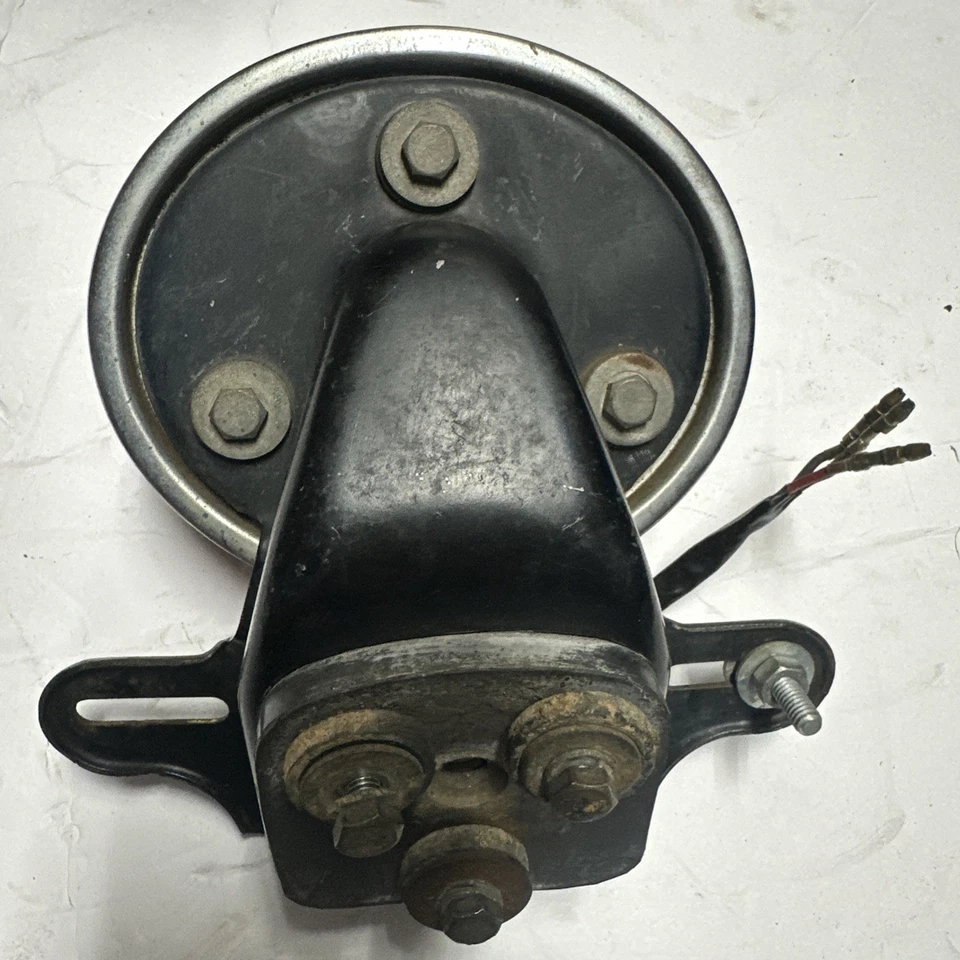 1973 Kawasaki Z1 900 luz de freio traseira original e suporte de montagem - Imagem 2 de 3