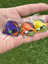 Taco Bell Hat Pin Halloween Themed Set live mas SEE MY OTHER ITEMS cap shirt new