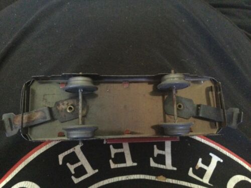 Marx Train #59 Union Pacific Stock Car with Slotted Sides: 4-wheel 6”. - Picture 4 of 4