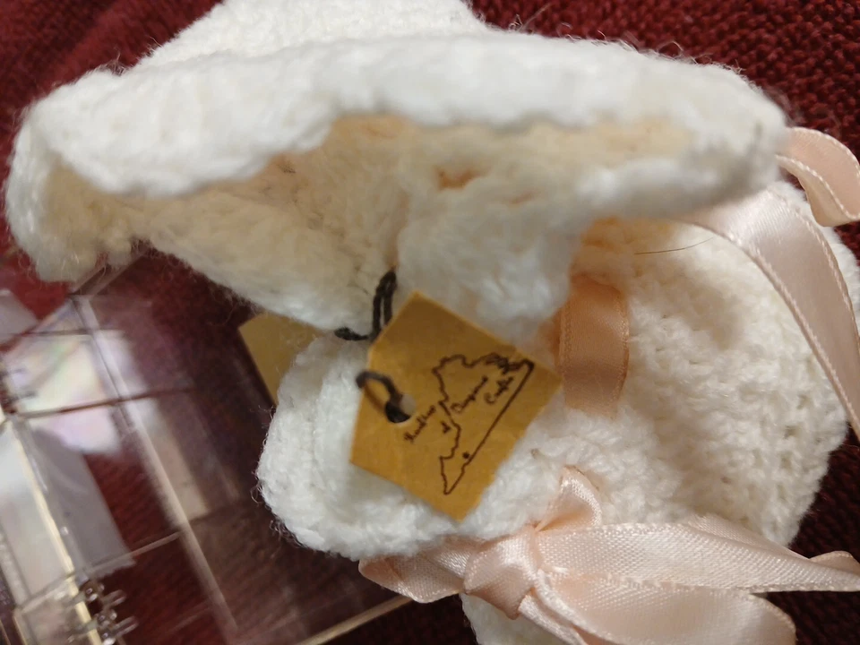 Botines para bebé con amor niña recién nacida blancos con cinta rosa Virginia Craft Foto 2 de 4