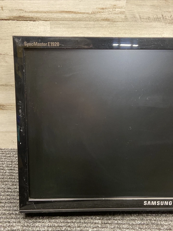 Used SAMSUNG SYNCMASTER E1920X Black 18.5" DVI-D VGA Monitor No Stand  - Image 4 of 4