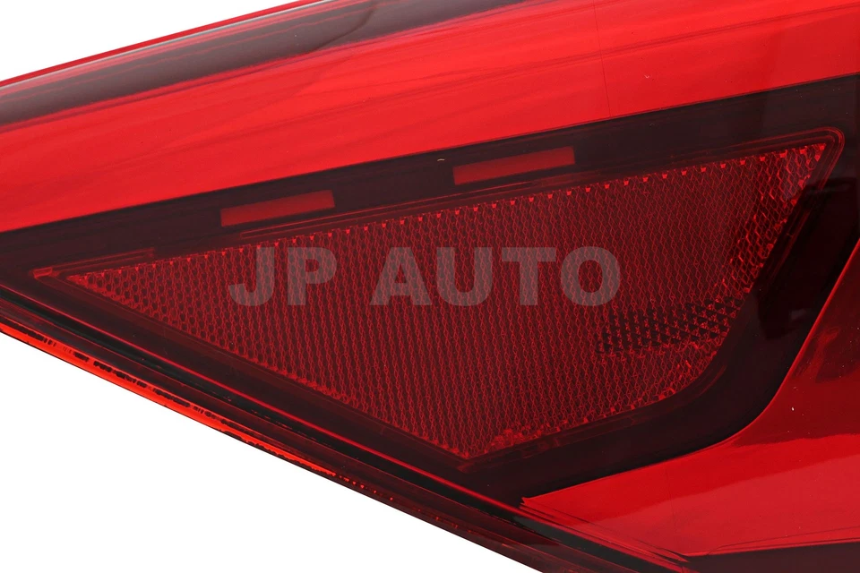 Luz trasera lado izquierdo conductor Subaru Impreza 2017-2019 Foto 4 de 4