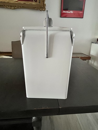 Metal Cooler With Cummins logo. 14"x12.5"x9.5". Great condition - Picture 4 of 9