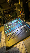 Allen & Heath Qu-16 Digital Mixer 16-Ch 10-Bus USB Interface Console