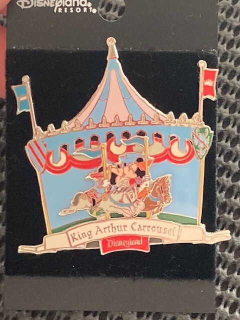Disney DLR - King Arthur Carrousel Carousel (Mickey & Minnie) 3D Pin