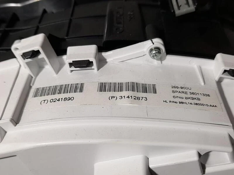 299900U instrumentenblende für VOLVO V40 CROSS COUNTRY MOMENTUM 2012 4332730 - Imagem 3 de 4