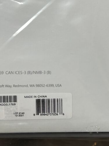 Microsoft 13.5-Inch Multi-Touch Intel Core i7 Surface Laptop 2 - Picture 4 of 8