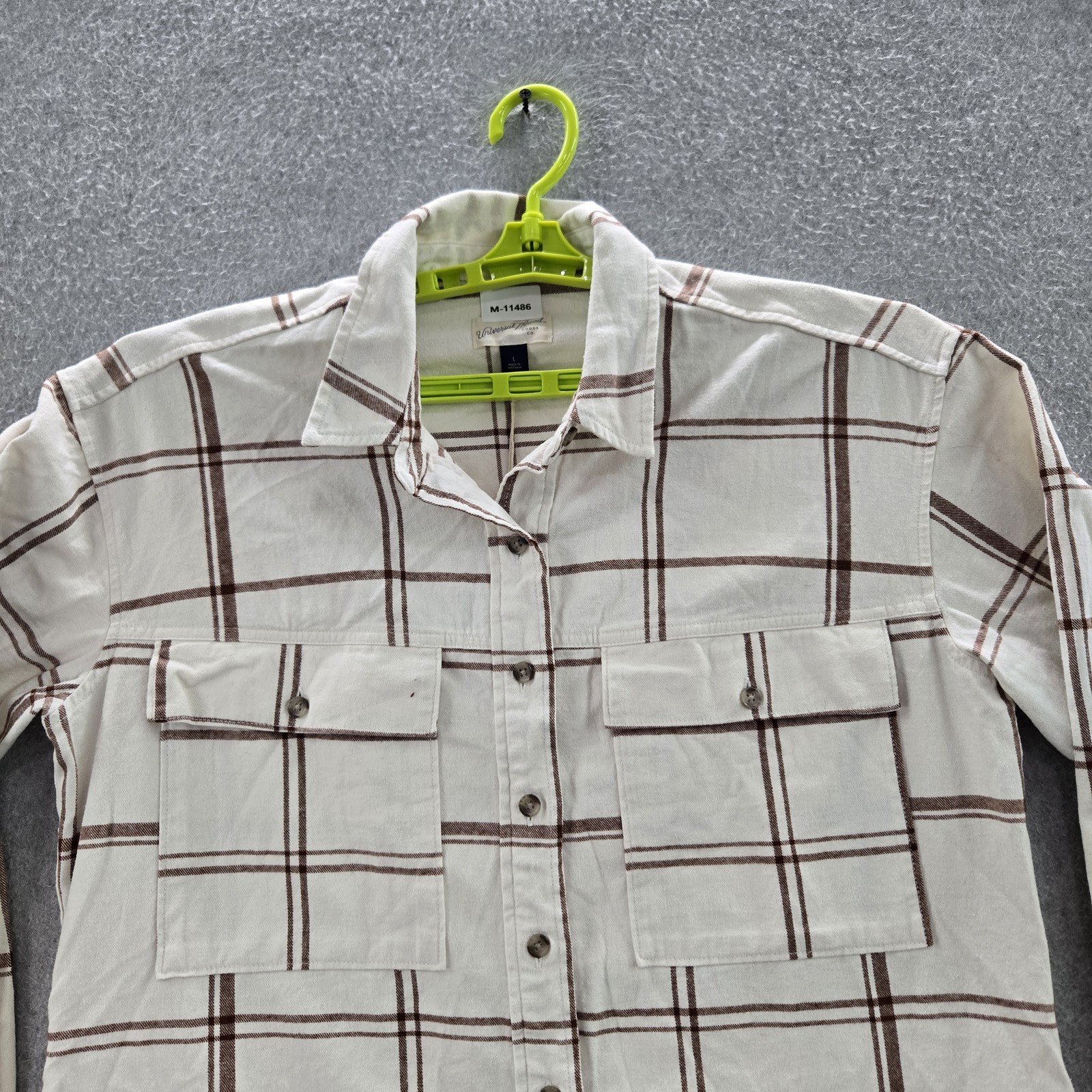 Universal Thread Women Button Up Shirt L Cream Check Collared Long Sleeve NWT