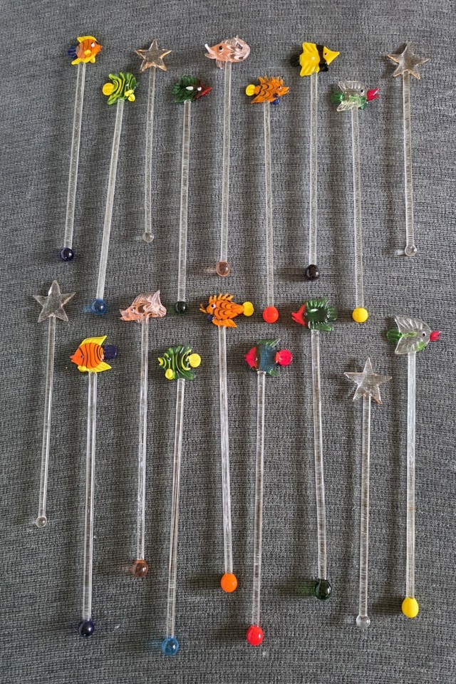 VINTAGE GLASS FISHIES & STARS SWIZZLE/STIRRER STICKS ~ SET OF 18