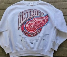 Vintage 90s Detroit Red Wings Hockey Graphic Crewneck Sweatshirt Men Women