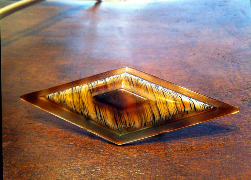 Ancienne Broche Léa Stein En Galalithe – Style Art Déco, Non Signée, Excellent état