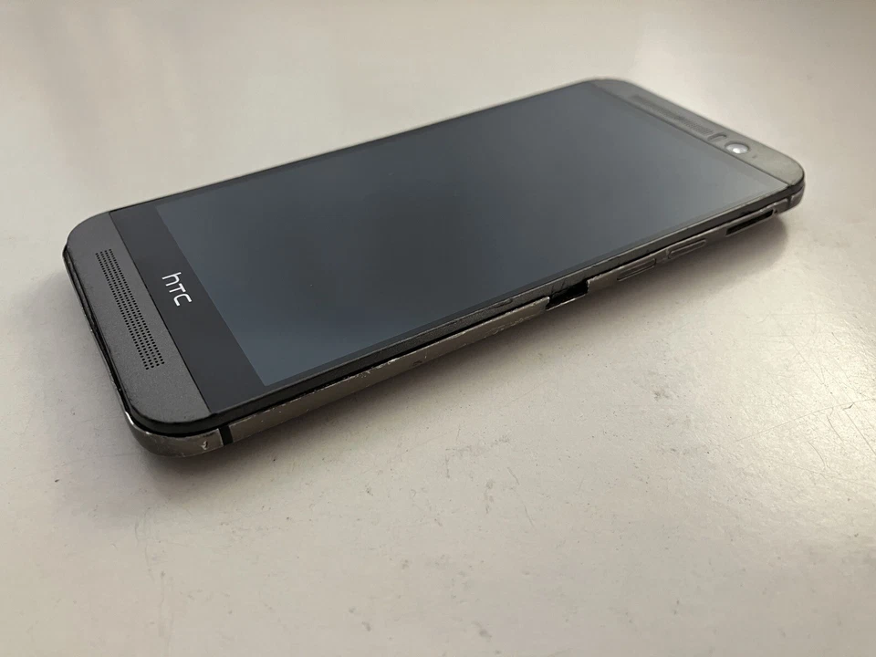 Smartphone HTC One M9 OPJA100 - NON Testato per Parti di Ricambio - Immagine 2 di 4