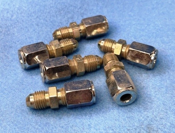 PARKER MALE STRAIGHT CONNECTOR 1/8"NPT X 1/4"JIC (LOT OF 6)