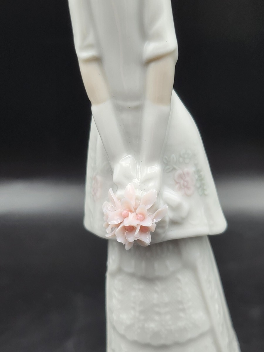 工芸品 LLADRO Campanita novia Bridal bell Lladro 6200 Bridal Bell Campanita Novia 1994 Daisa Figurine for